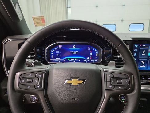 Used 2025 Chevrolet Silverado 1500 High Country w/ Technology Package AWD/4WD image 21