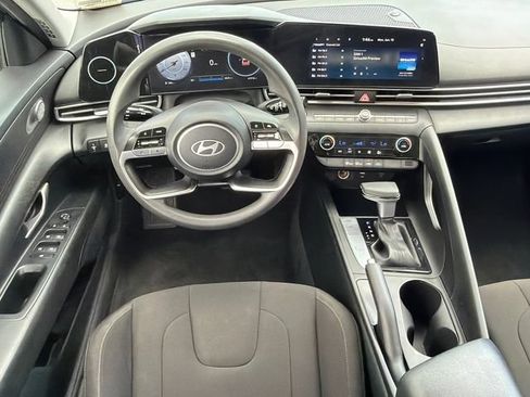 Used 2024 Hyundai Elantra SEL FWD image 22