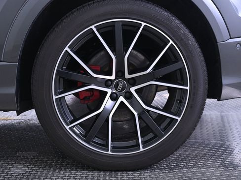 Used 2020 Audi Q8 Prestige w/ Prestige Package image 12