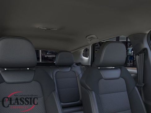 New 2026 Chevrolet Trax LT w/ Driver Confidence Package FWD image 26