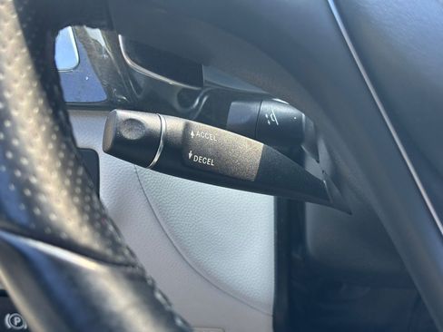 Used 2015 Mercedes-Benz CLS 400 4MATIC w/ Premium 2 Package image 28