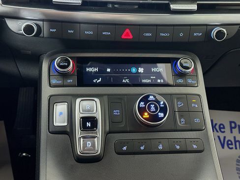 Used 2024 Hyundai Palisade Calligraphy image 16