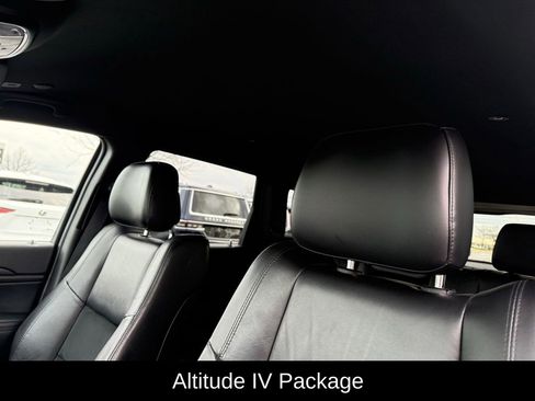 Used 2018 Jeep Grand Cherokee Altitude image 7