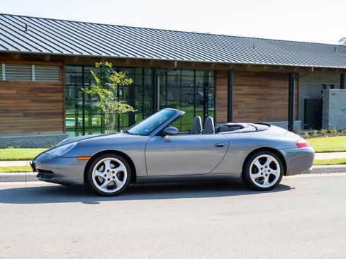 Used 2001 Porsche 911 Cabriolet image 2
