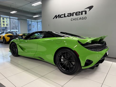 Used 2026 McLaren 750S Spider image 5