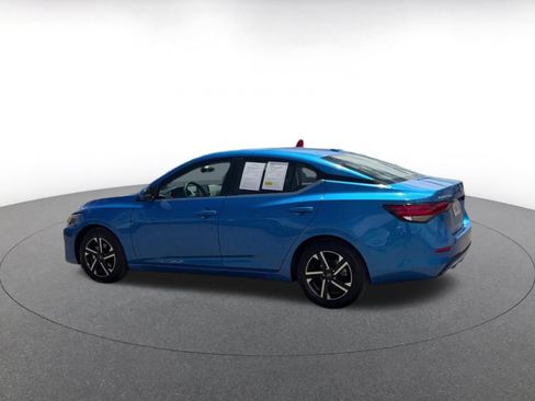 Used 2025 Nissan Sentra SV FWD image 9