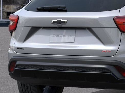 New 2026 Chevrolet Trax RS w/ Sunroof Package FWD image 35