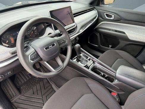 Used 2024 Jeep Compass Sport AWD/4WD image 4