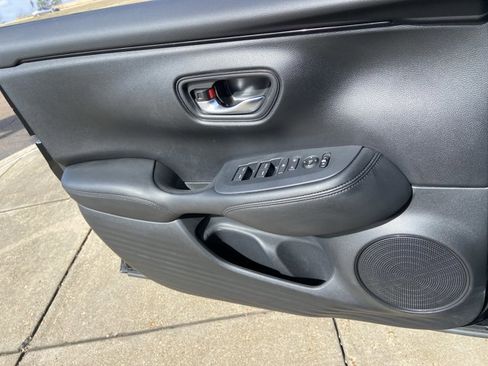 Used 2024 Honda HR-V LX image 46