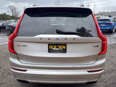Used 2017 Volvo XC90 T6 Momentum w/ Vision Package image 9