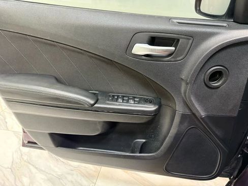 Used 2020 Dodge Charger SXT w/ Blacktop Package image 11