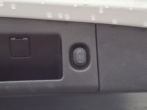 Used 2017 GMC Yukon SLT image 22