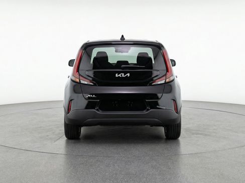 Used 2025 Kia Soul LX w/ LX Technology Package image 7