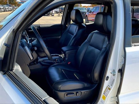 Used 2023 Toyota Tacoma TRD Off-Road image 7