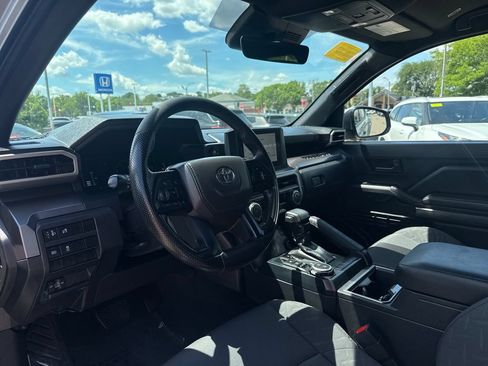 Used 2025 Toyota Tacoma SR5 AWD/4WD image 14