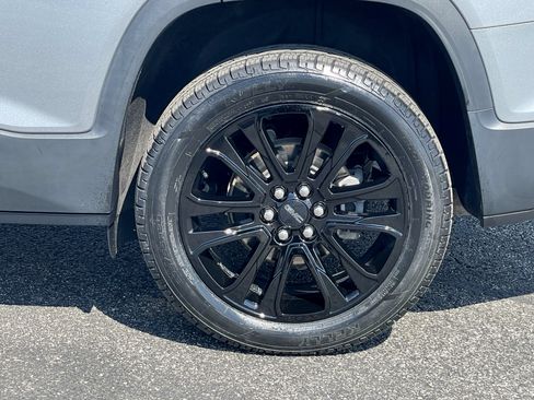 Used 2023 GMC Acadia SLE w/ Driver Convenience Package AWD/4WD image 10
