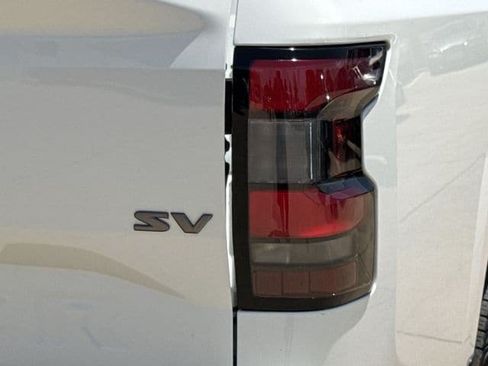 Used 2022 Nissan Frontier SV RWD image 6