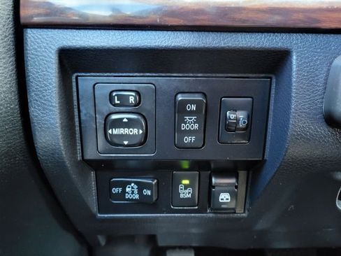 Used 2017 Toyota Tundra Limited image 26