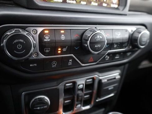Used 2021 Jeep Gladiator Sport image 28