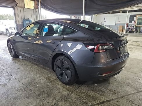 Used 2021 Tesla Model 3 Standard Range Plus image 4