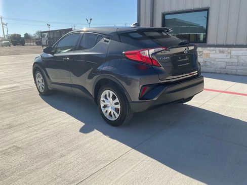 Used 2021 Toyota C-HR LE image 4