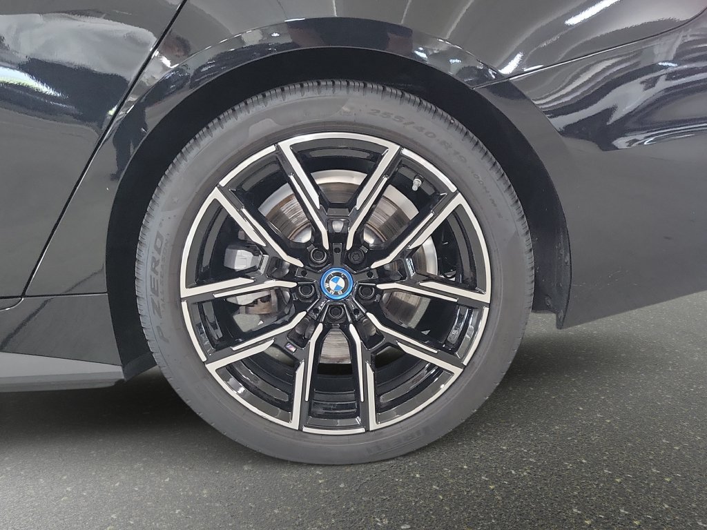 Used 2024 BMW i4 eDrive35 w/ M Sport Package RWD image 32