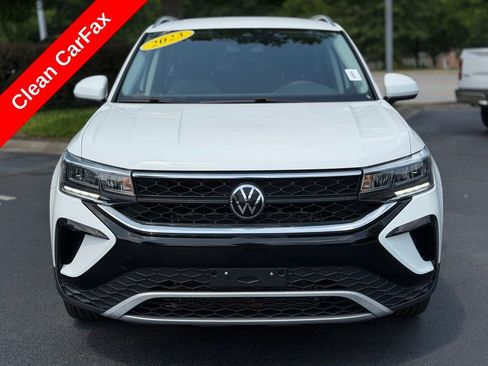 Used 2023 Volkswagen Taos SE FWD image 3
