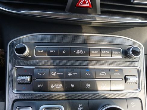 Used 2023 Hyundai Santa Fe Limited AWD/4WD image 28
