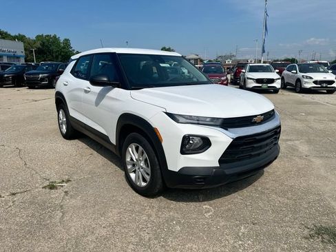 Used 2023 Chevrolet TrailBlazer LS AWD/4WD image 12