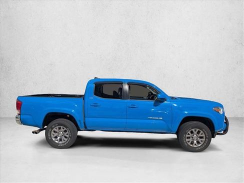 Certified 2020 Toyota Tacoma SR5 image 4
