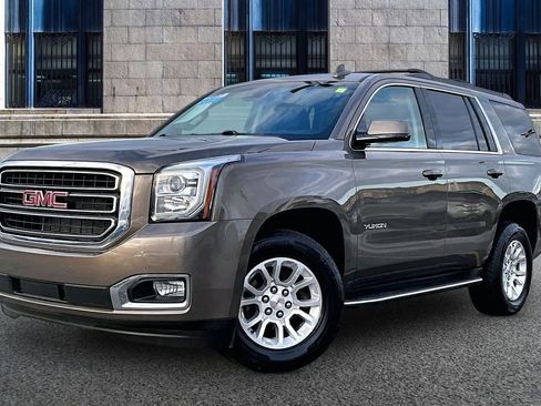 Used 2016 GMC Yukon SLT AWD/4WD image 2