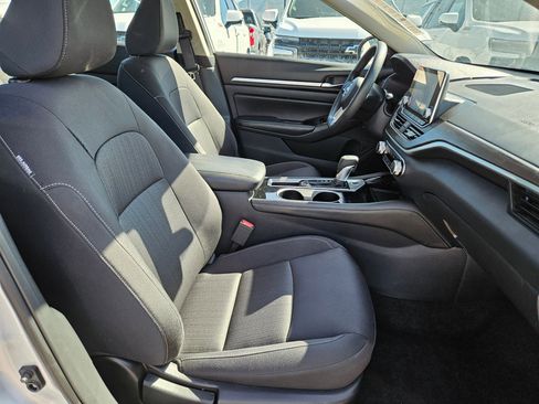Used 2023 Nissan Altima 2.5 SV FWD image 30