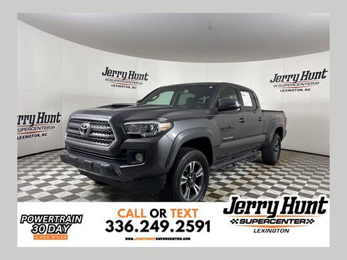 Used 2016 Toyota Tacoma TRD Sport image 1