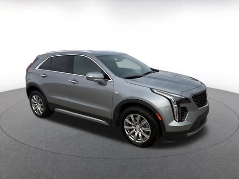 Used 2023 Cadillac XT4 Premium Luxury image 2