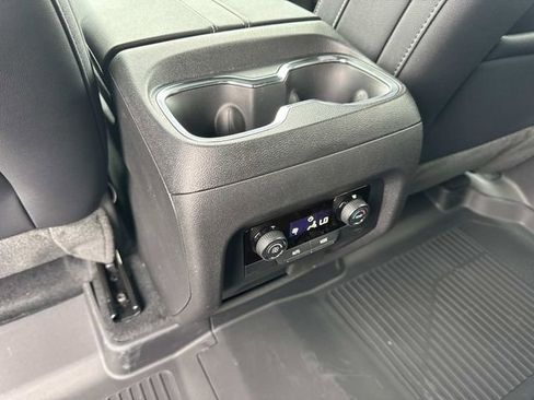 New 2026 Chevrolet Traverse LT w/ Enhanced Driving Package FWD image 18