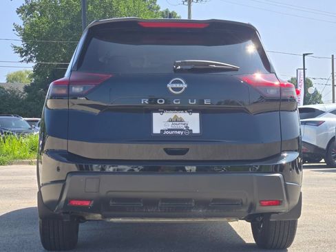 Used 2026 Nissan Rogue S FWD image 14