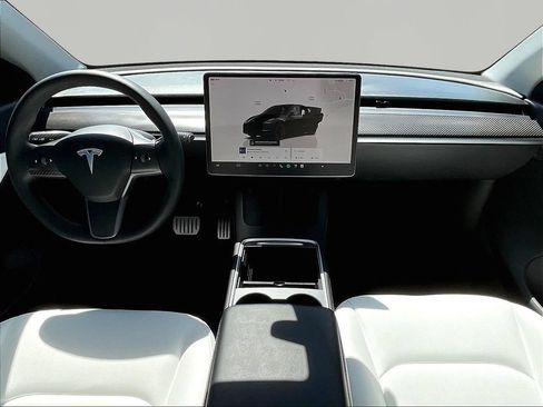Used 2022 Tesla Model Y Performance AWD/4WD image 9