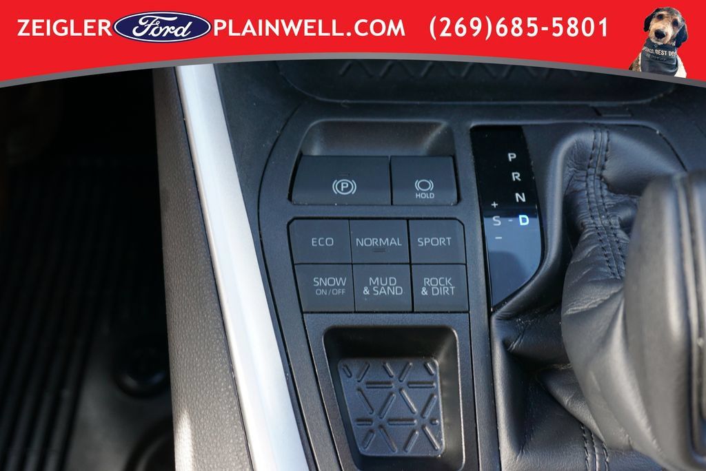 Used 2022 Toyota RAV4 LE AWD/4WD image 20