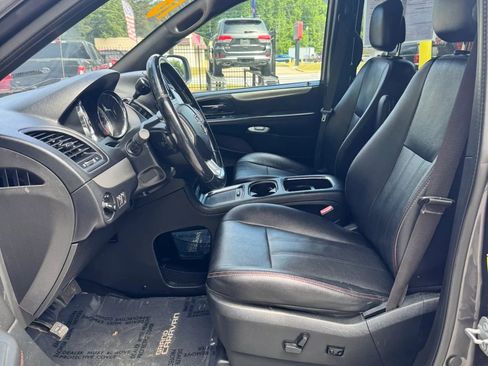 Used 2018 Dodge Grand Caravan GT FWD image 9