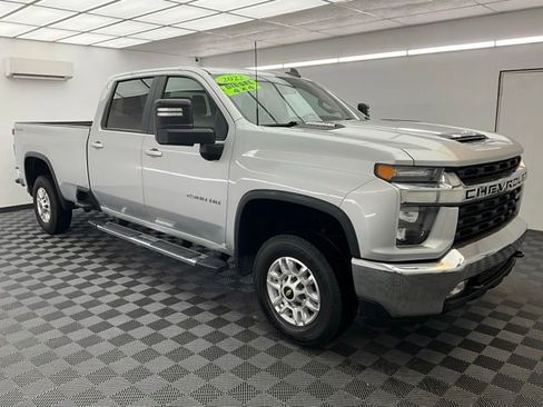 Used 2022 Chevrolet Silverado 2500 LT w/ Convenience Package AWD/4WD image 3