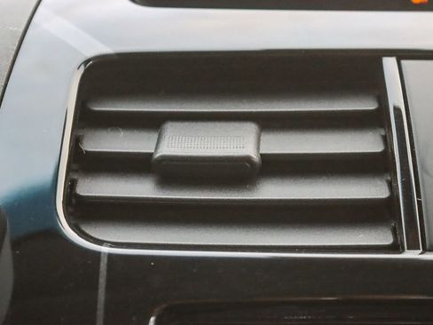 Used 2015 Chevrolet Spark LT image 27