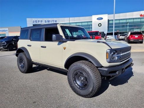 New 2025 Ford Bronco Badlands w/ Sasquatch Package image 1