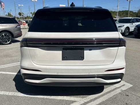 New 2026 Lincoln Nautilus Reserve w/ Jet Appearance Package image 8