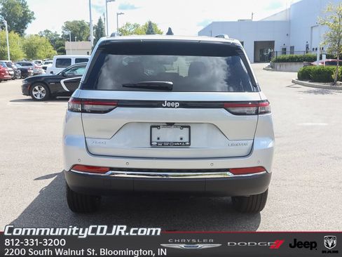 New 2025 Jeep Grand Cherokee Limited AWD/4WD image 6