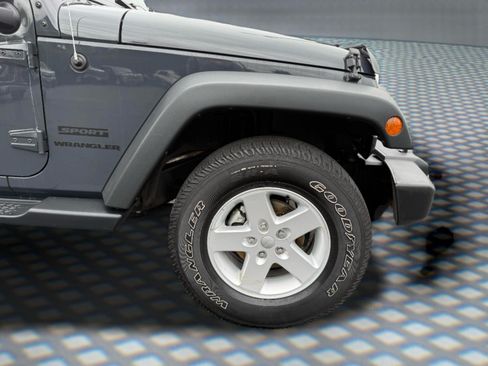 Used 2016 Jeep Wrangler Sport w/ Quick Order Package 24S AWD/4WD image 11