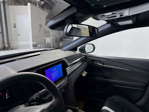 New 2026 Toyota Camry SE image 4