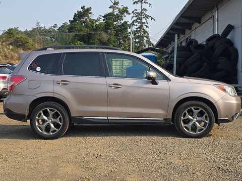 Used 2016 Subaru Forester 2.5i Touring w/ Eyesight & Navigation System AWD/4WD image 4