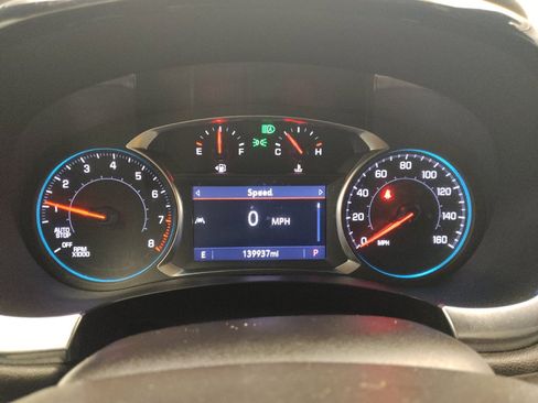 Used 2023 Chevrolet Traverse LT AWD/4WD image 23