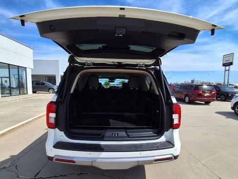 Used 2024 Ford Expedition Max XLT AWD/4WD image 9