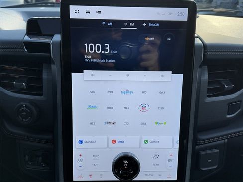 Used 2024 Ford Expedition Platinum image 26